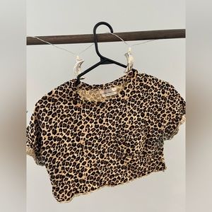 Animal print crop top 🐆🤎